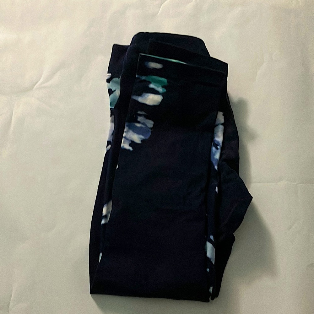 Navy blue leggings